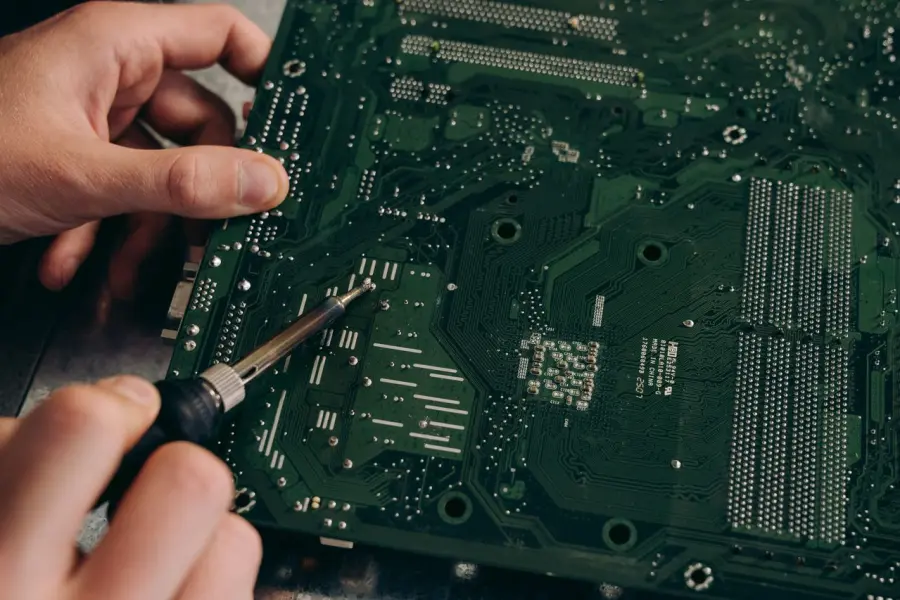 Bozzato Elettronica: esperti in assemblaggio e produzione di schede elettroniche